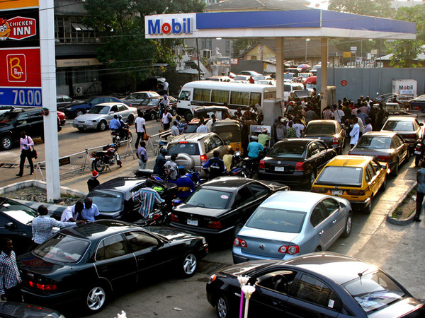 Petrol now sells for N200/litre in Lagos, Ogun states