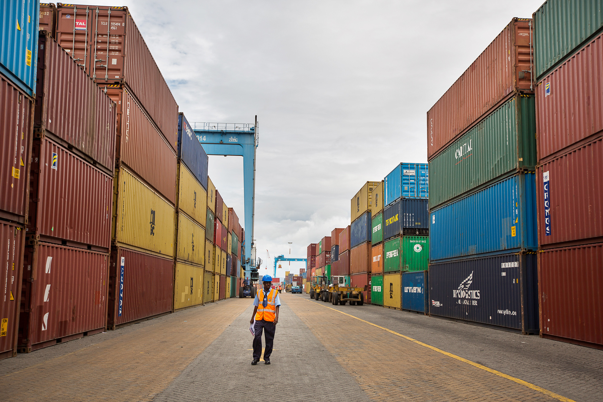 FG mulls special FX window for manufacturers