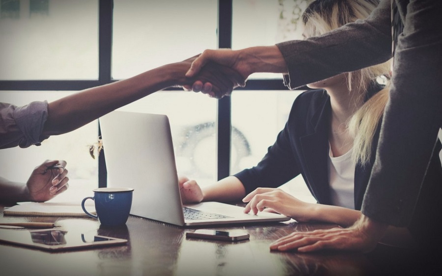 9 hacks to attracting, retaining wealthy customers