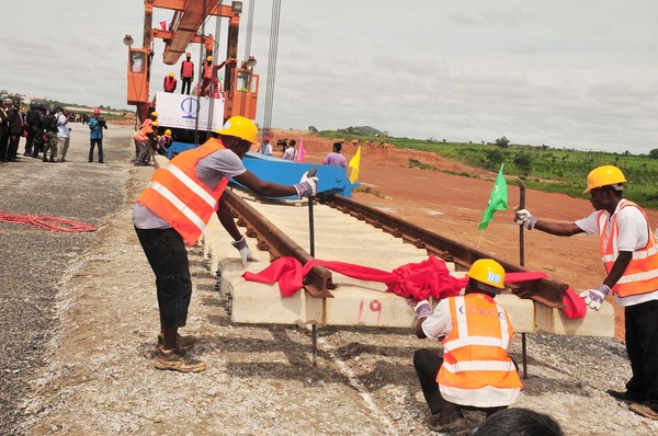 FG inks $3.9 billion deal with Chinese firm for construction projects&nbsp;