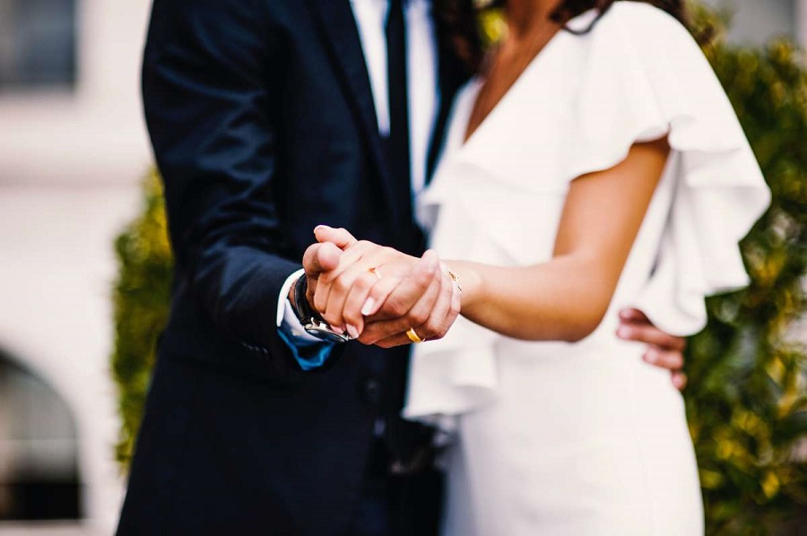 How to plan a wedding on a shoestring budget