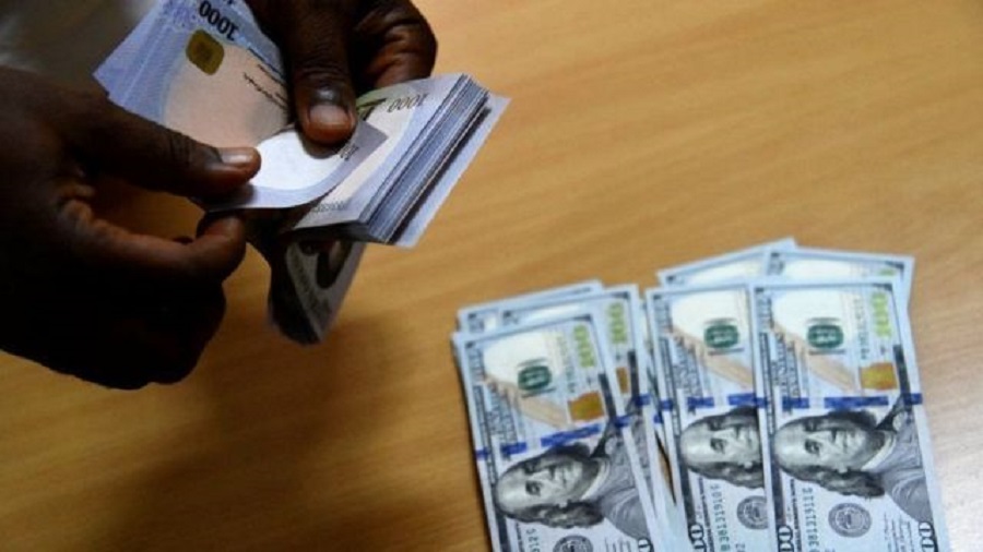 Naira gains as Nigeria’s foreign reserve plunges below $39 billion