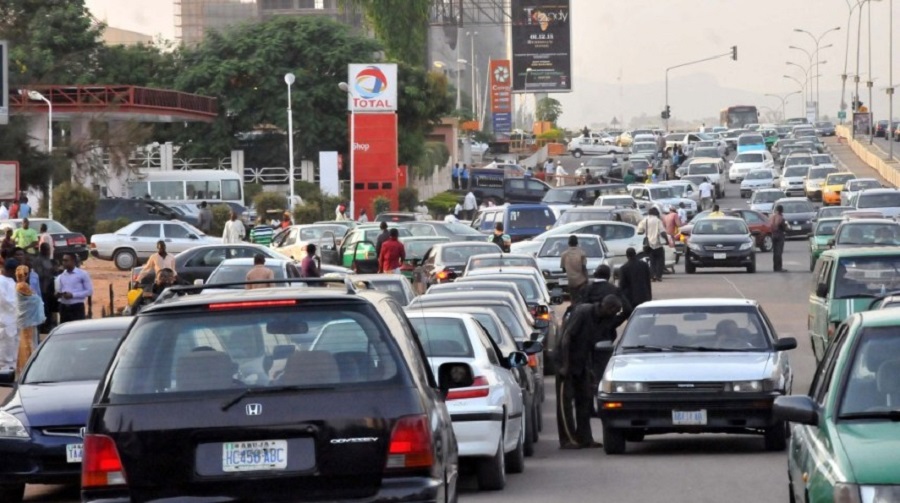 Fuel scarcity: Petrol now sold for N185/litre in Lagos, Ogun States