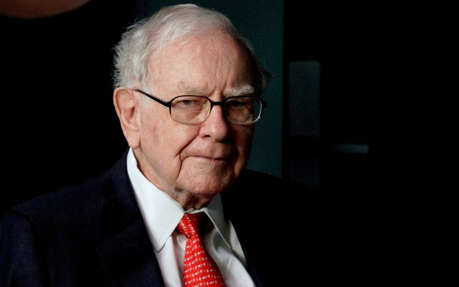 Lunch with billionaire businessman, Warren Buffet goes for $19 million