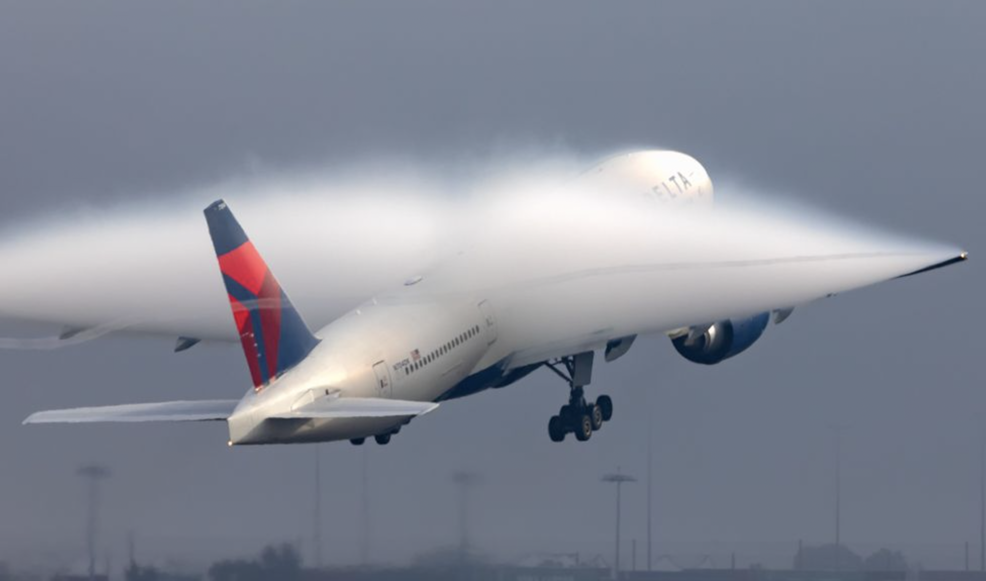 Delta Air flight to Lagos, Nigeria makes u-turn after plane developed fault in the air
