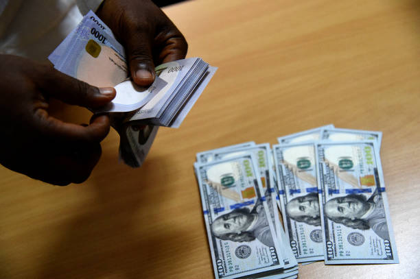 Exchange rate falls to N765/$1 at black market as change of government nears