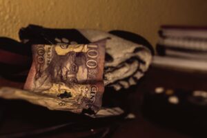 No respite for the Naira as the exchange rate closes at N1,479.47/$1 at the official market