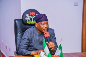 Adamawa Governor Fintiri defects to APC from PDP