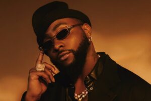 “The economy is now in shambles”, Davido warns Africans planning to return home 