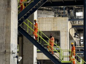 Dangote Refinery employees dominated by Gen-Z Nigerian engineers 