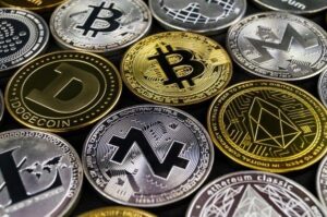 Crypto liquidations hit $470 million as Bitcoin retracts, Altcoins surge 