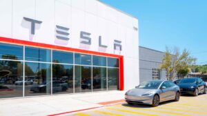 Samsung secures $16.5 billion agreement to produce AI chips for Tesla
